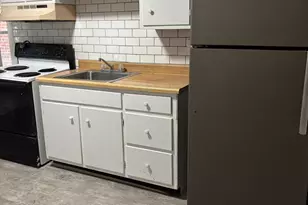 129 N White St, Shenandoah, PA 17976 - Photo 8