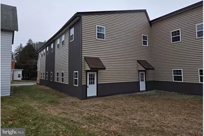 194 S Tulpehocken Street, Pine Grove, PA 17963 - Photo 2