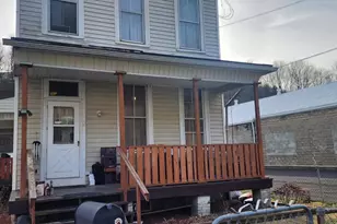 143 W Railroad St, Pottsville, PA 17901 - Photo 2
