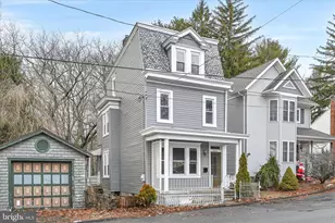 935 N Centre St, Pottsville, PA 17901 - Photo 2