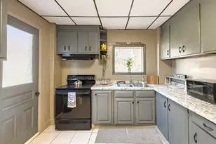 709 W Norwegian St, Pottsville, PA 17901 - Photo 14