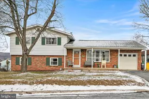 609 Hillcroft Ave, Schuylkill Haven, PA 17972 - Photo 2