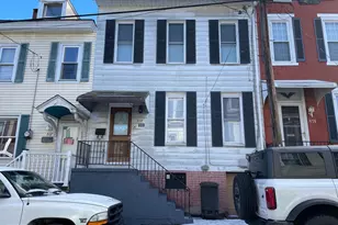 809 W Norwegian St, Pottsville, PA 17901 - Photo 1