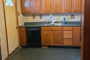 225 Laurel St, Minersville, PA 17954 - Photo 4