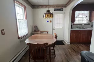 222 S Center St, Frackville, PA 17931 - Photo 6