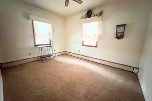 222 S Center St, Frackville, PA 17931 - Photo 12