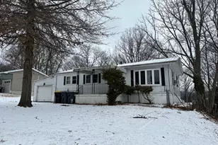1063 Chestnut St, Pottsville, PA 17901 - Photo 2