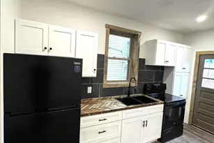 126 Vaux Ave, Tremont, PA 17981 - Photo 2