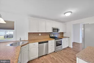 110 Walnut St, Pine Grove, PA 17963 - Photo 8