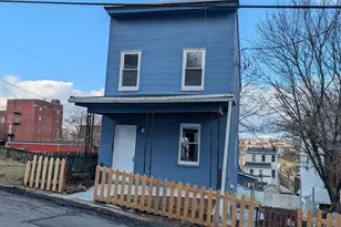 246 Pierce St, Pottsville, PA 17901 - Photo 1