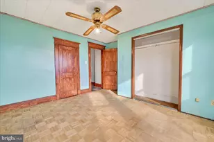 209 S Schuylkill Ave, Shenandoah, PA 17976 - Photo 16