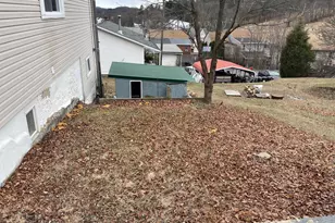 117 Chestnut St, Saint Clair, PA 17970 - Photo 24