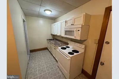 614 Mahantongo Street, Pottsville, PA 17901 - Photo 2