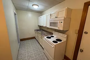 614 Mahantongo St, Pottsville, PA 17901 - Photo 2