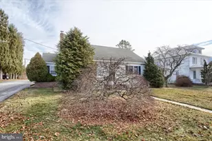 302 Park Rd, Valley View, PA 17983 - Photo 4