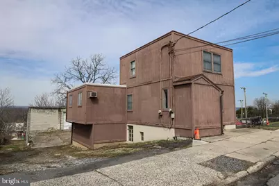 2042 Mahantongo Street, Pottsville, PA 17901 - Photo 4