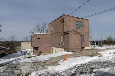 2042 Mahantongo Street, Pottsville, PA 17901 - Photo 4
