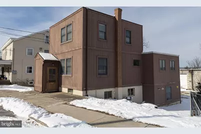 2042 Mahantongo Street, Pottsville, PA 17901 - Photo 1