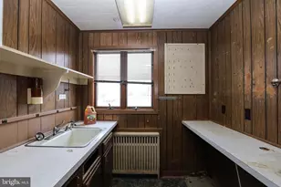 2042 Mahantongo St, Pottsville, PA 17901 - Photo 10