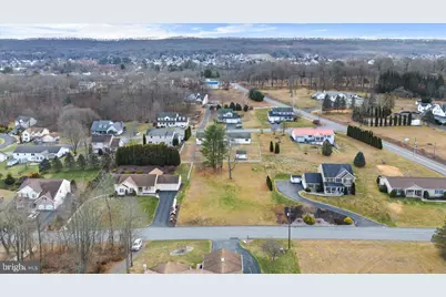 502 Parkmeadow Drive, Pottsville, PA 17901 - Photo 6