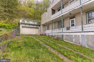 620 W Bacon St, Pottsville, PA 17901 - Photo 6