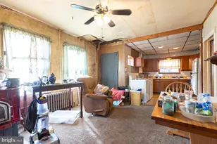 435 Hotel St, Pottsville, PA 17901 - Photo 8