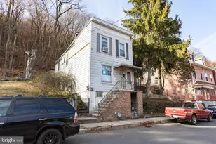 435 Hotel St, Pottsville, PA 17901 - Photo 2