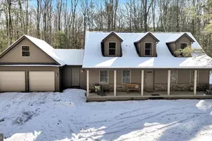 107 Dorset Rd, New Ringgold, PA 17960 - Photo 1