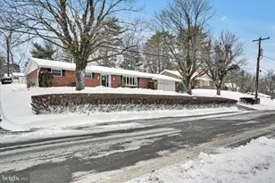 11 Bryn Mawr Ave, Pottsville, PA 17901 - Photo 6