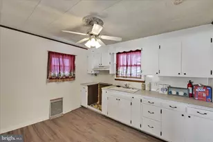 20 W Savory St, Pottsville, PA 17901 - Photo 12