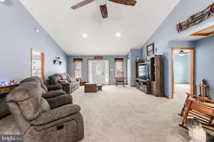 405 Rabbit Run Rd, Andreas, PA 18211 - Photo 2