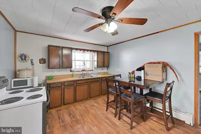 239 W Savory Street, Pottsville, PA 17901 - Photo 10