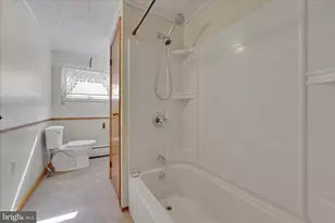 239 W Savory St, Pottsville, PA 17901 - Photo 16