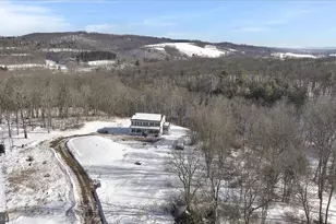 77 Sky High Ln, New Ringgold, PA 17960 - Photo 2