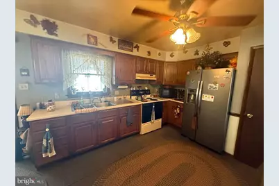 144 Pennsylvania Avenue, Shenandoah, PA 17976 - Photo 10