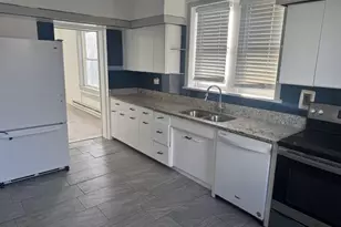 25 E Oak St, Shenandoah, PA 17976 - Photo 8