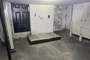 27 E Oak St, Shenandoah, PA 17976 - Photo 16