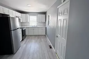 741 E Norwegian St, Pottsville, PA 17901 - Photo 4