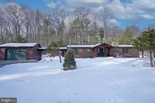 371 Green Tree Dr, Auburn, PA 17922 - Photo 4