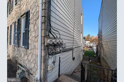 1614 W Market Street, Pottsville, PA 17901 - Photo 2