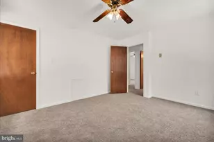 2137 S Woodglen Rd, Pottsville, PA 17901 - Photo 16