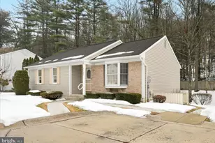 2137 S Woodglen Rd, Pottsville, PA 17901 - Photo 1