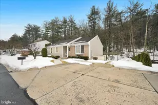 2137 S Woodglen Rd, Pottsville, PA 17901 - Photo 2