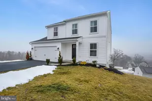 3 Hillside Vista Dr, Pine Grove, PA 17963 - Photo 1