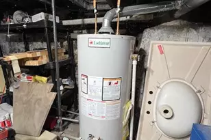 435 Hotel St, Pottsville, PA 17901 - Photo 16