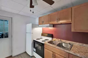 241 Peacock St, Pottsville, PA 17901 - Photo 10