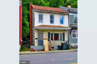 241 Peacock Street, Pottsville, PA 17901 - Photo 2