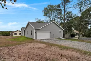 1799 Crazy Horse Dr, Auburn, PA 17922 - Photo 2