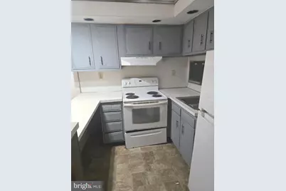 5 S Jardin Street #1, Shenandoah, PA 17976 - Photo 2