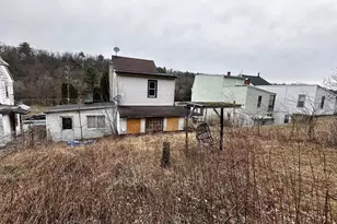 531 Peacock St, Pottsville, PA 17901 - Photo 6